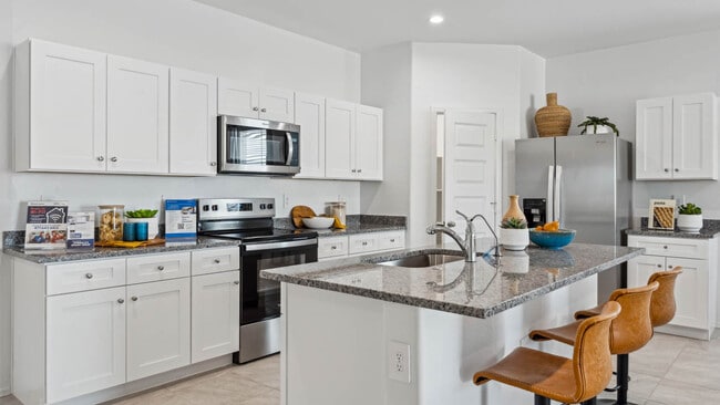 16129 N Catanzaro Dr, Maricopa, AZ 85138 - photo 4