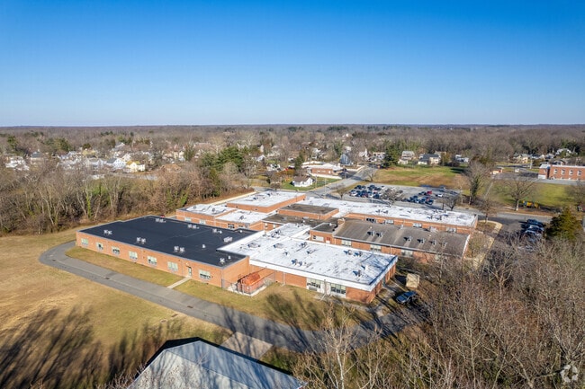 The student to teacher ratio at Alloway Township School is 11 to 1.