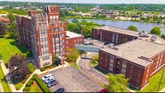 111 W Park Ave, Aurora, IL 60506