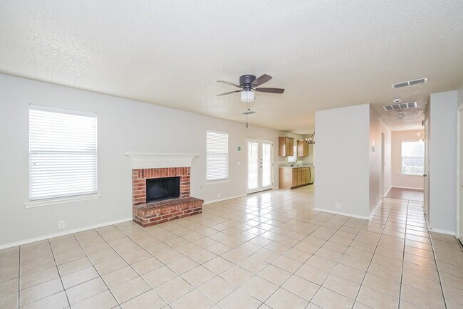 1028 Springcreek Dr, Denton, TX 76210 - photo 7