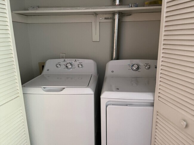 132 Manhattan Ct unit 132 Manhattan Court, Cary, NC 27511 - photo 4