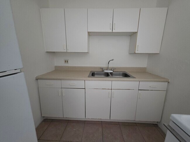 19 SW 14th St, Dania, FL 33004 - photo 7