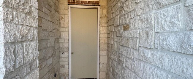 139 Annette Dr, Castroville, TX 78253 - photo 2