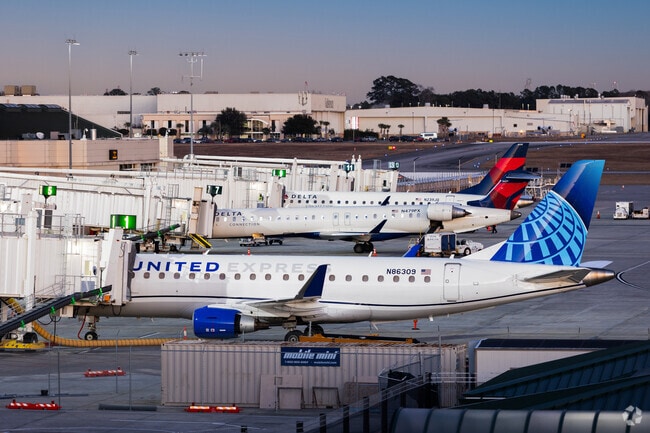 The Savannah Hilton Head International Airport is located minutes from Pooler.