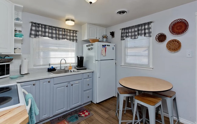 6416 Range Overlook Heights, Colorado Springs, CO 80922 - photo 2