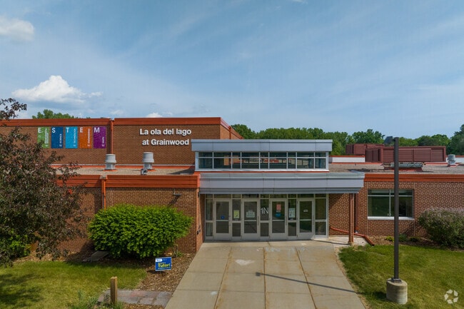 La ola del lago at Grainwood is a highly rated K-5 Spanish immersion school in Prior Lake.