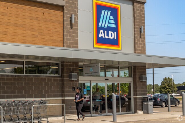Aldi in the Forest Hills View area is a favorite of the residents.