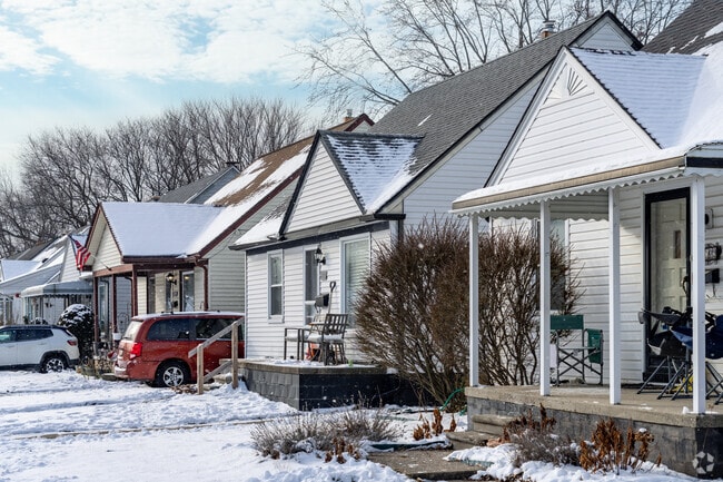 Those who are budget-minded will enjoy Roseville's extensive stock of bungalow-style homes.