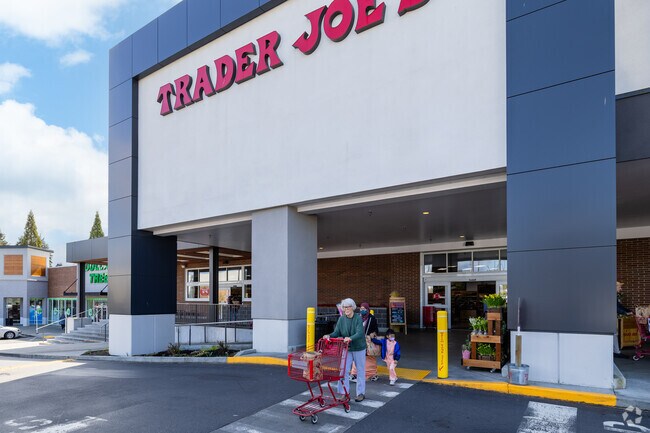 Scriber Lake has easy access to several grocery stores nearby, including a Trader Joe's.