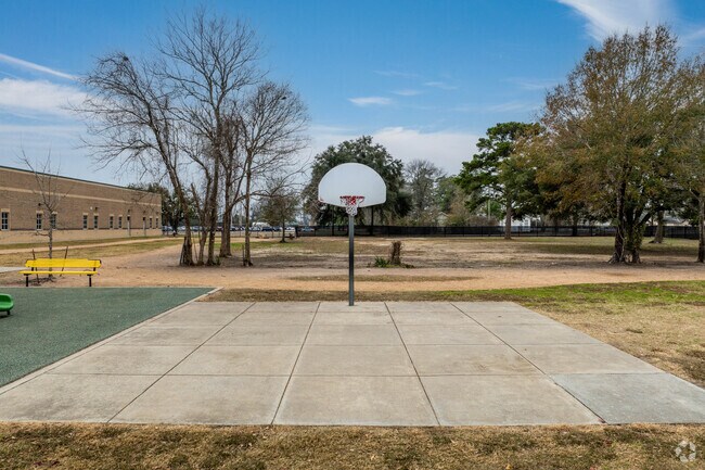 Students can play basketball at Austin Elementary at the court on campus.