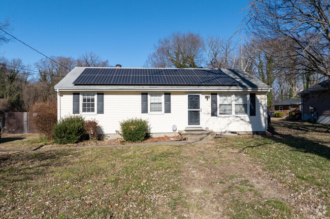 Simple Ranch style homes on comfortable sized lots are a hallmark of Montrose.