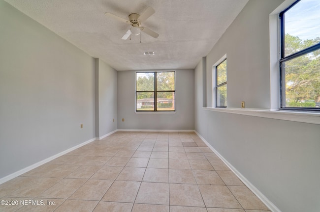 1212 Kennerly Rd, Jacksonville, FL 32216 - photo 4