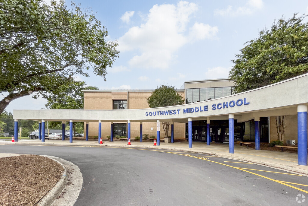 Southwest Middle School main entrance.