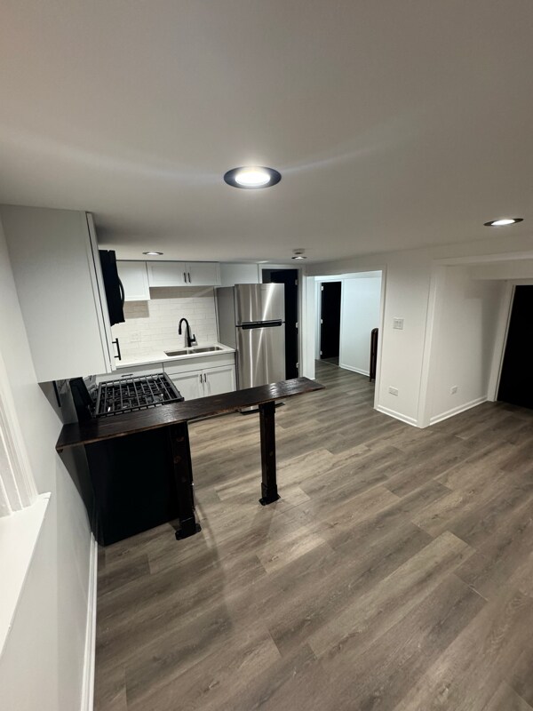 5510 N Spaulding Ave unit bsmt, Chicago, IL 60625 - photo 2