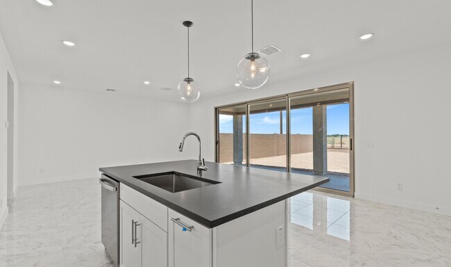 8036 W Griswold Rd, Peoria, AZ 85345 - photo 4