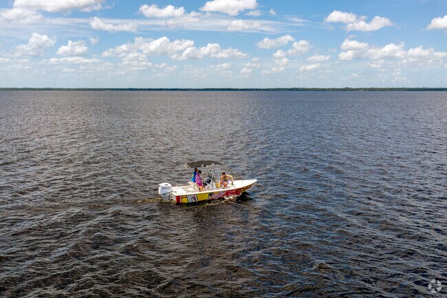 Midway residents enjoy easy access to the 8,771-acre public Lake Monroe for boating.