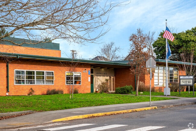 Student Entry way to Alliance High School at Meek.