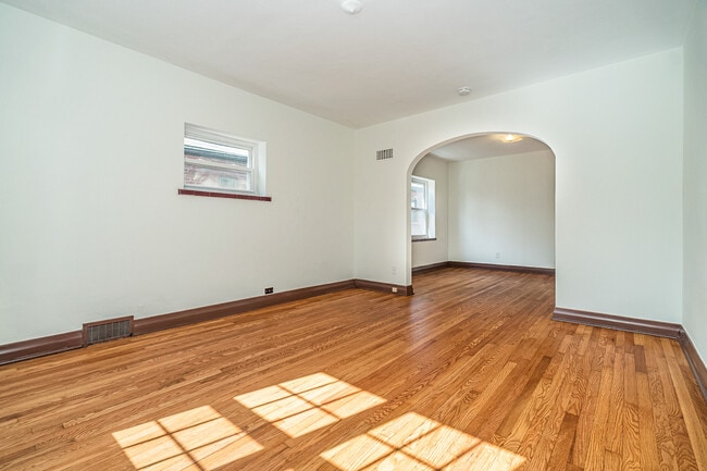 6525 Devonshire Ave unit 2W, Saint Louis, MO 63109 - photo 3