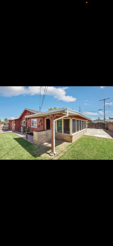 400 Sunset Dr, Galt, CA 95632