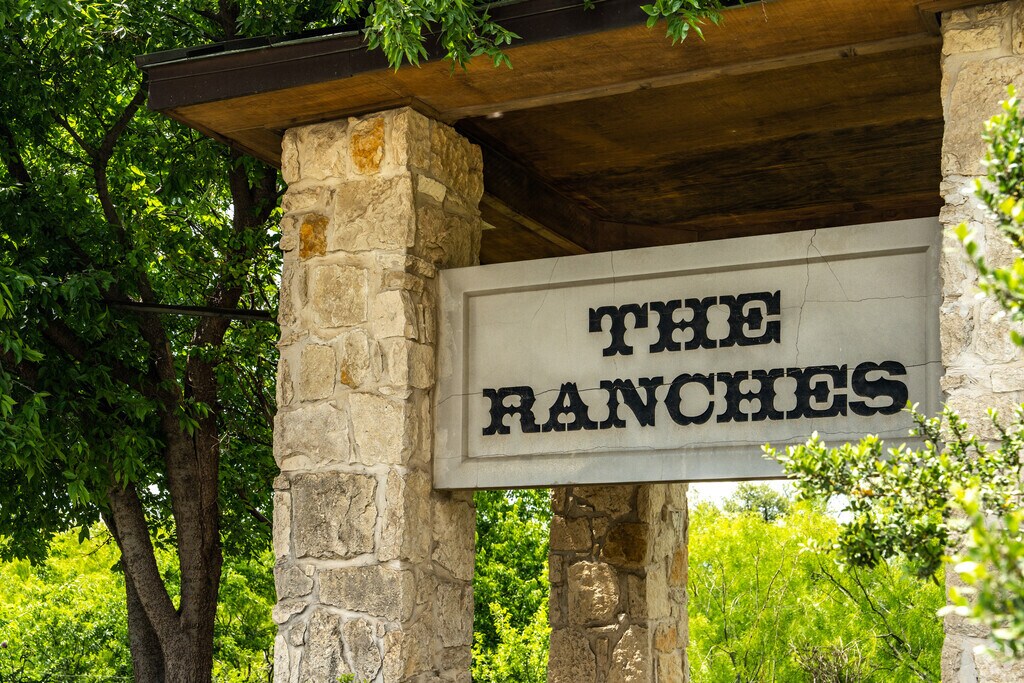 14599 Ridge Top Rd, Fort Worth, TX 76162