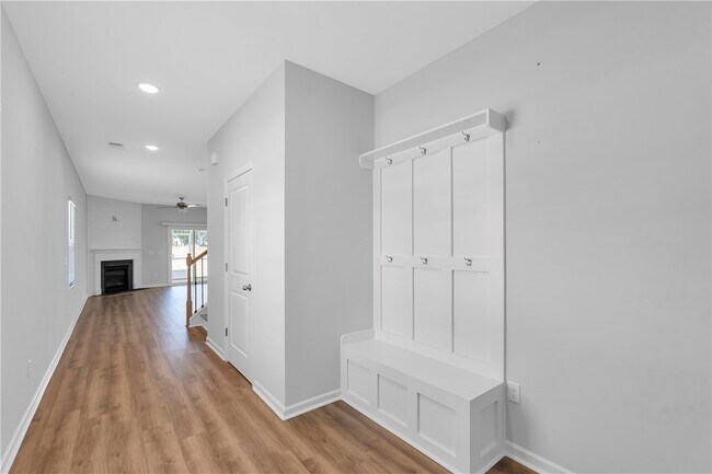 101 Brown Cir, Easley, SC 29642 - photo 4