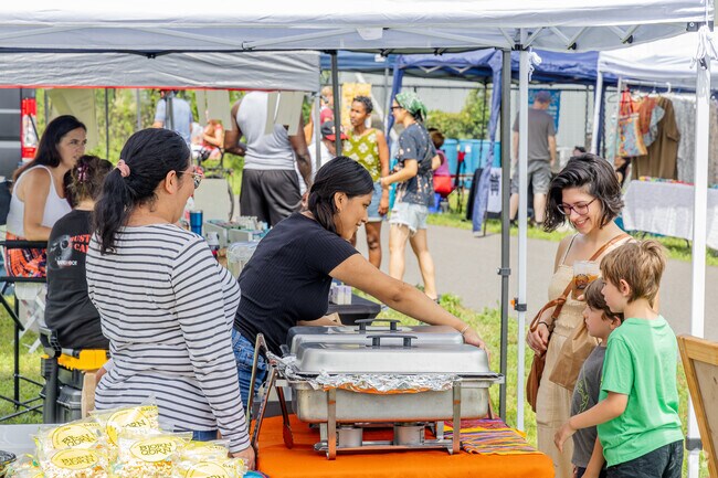 Kingston's small business alliances hold weekend markets minutes from Lincoln Park.