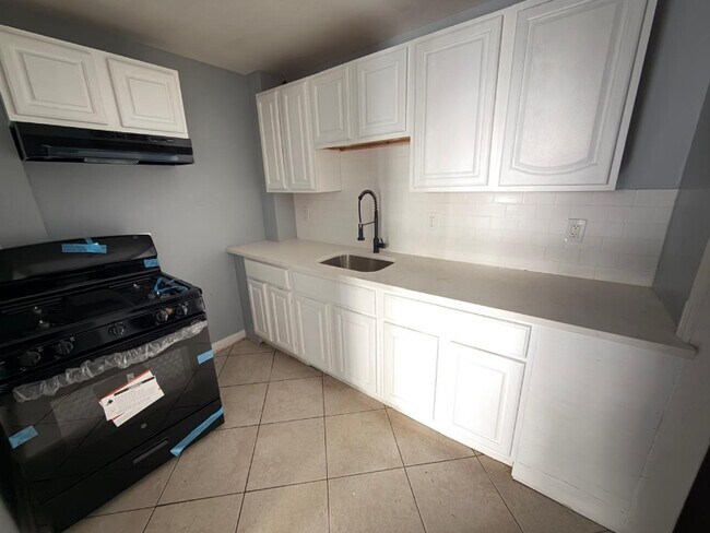 133 Pennsylvania Ave unit 3, Newark, NJ 07114 - photo 3