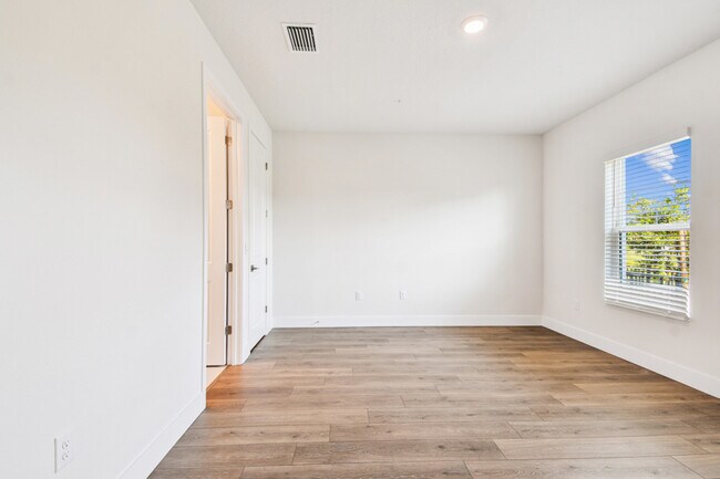 7220 Sutton Ln, Sarasota, FL 34240 - photo 3