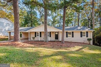 2112 Royal Fox Way, Decatur, GA 30032