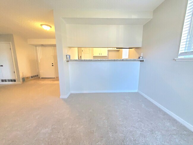 3061 S Ursula Cir unit 101, Aurora, CO 80014 - photo 6