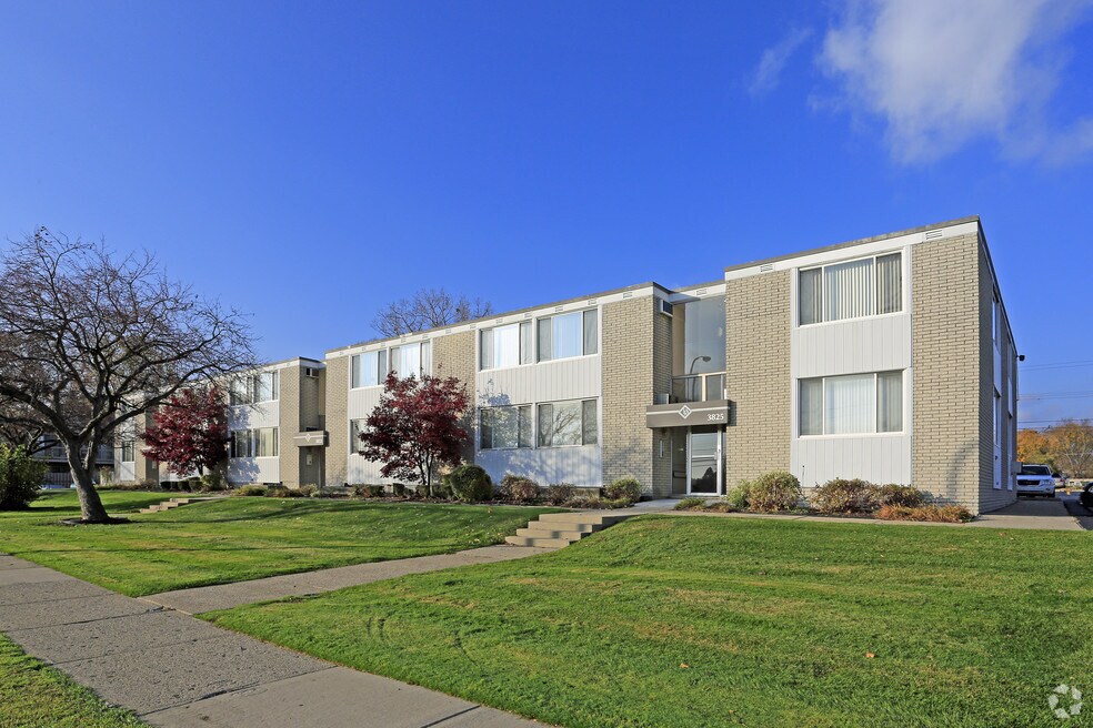 Devon Park Apartments, Royal Oak, MI 48073 - photo 1