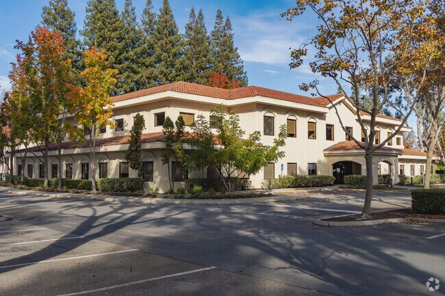 Khan Lab School is a highly appraised school in Mountain View.