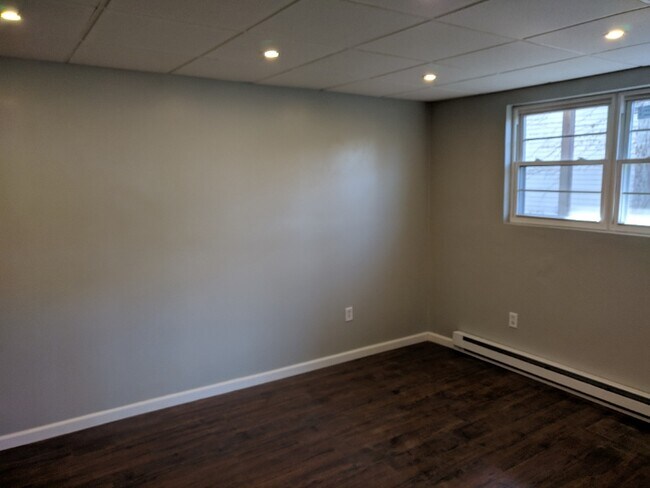 1172 Wyoming Ave unit Front B, Exeter, PA 18643 - photo 2