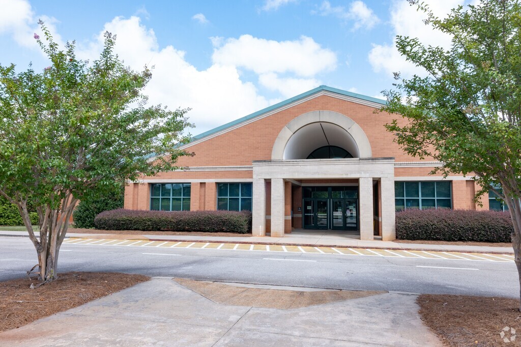 Welcome to Hampton L. Daughtry Elementary School in Butts County.