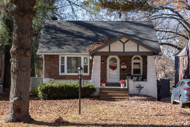 Pasadena Park homes feature unique arched doorways and Tudor accents.