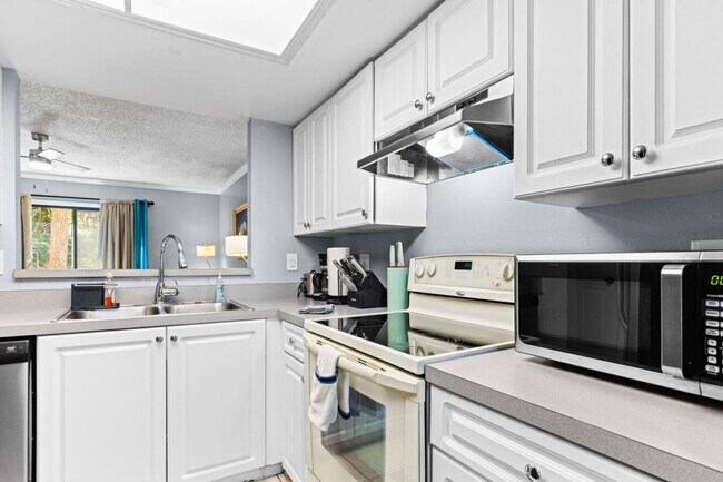 4531 SW 44th Ln unit ID1359103P, Gainesville, FL 32608 - photo 2