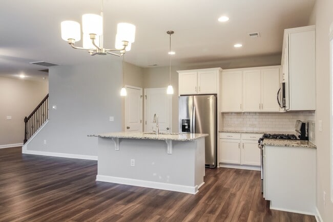 2837 Longleaf Pine Cir, Leland, NC 28451 - photo 3