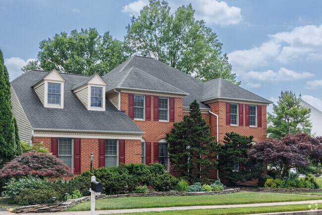 Many neighborhoods in Mays Chapel feature colonial homes.