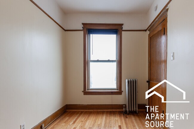 3326 N Clark St unit 2F, Chicago, IL 60657 - photo 7