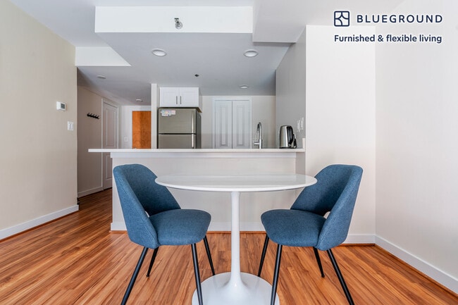 2500 Clarendon Blvd unit FL7-ID1168, Arlington, VA 22201 - photo 7