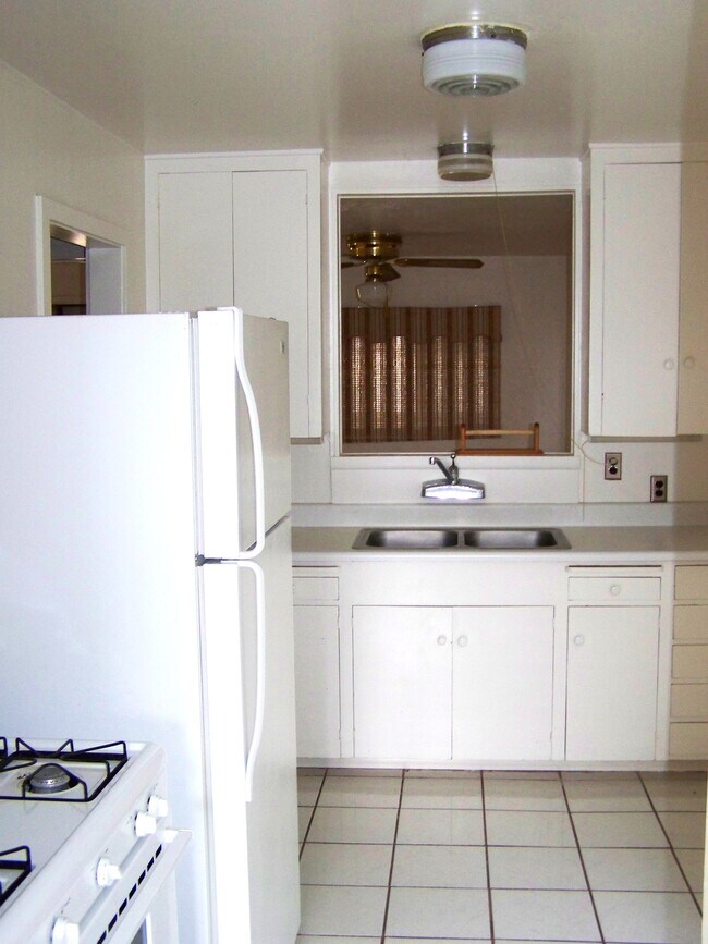 321 W Rocalla Ave, Ajo, AZ 85321 - photo 5