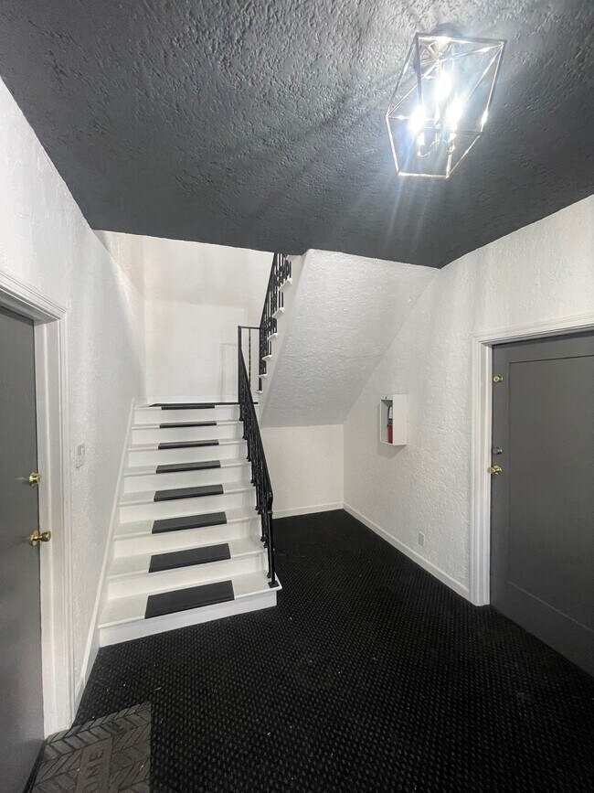 130 N Croft Ave unit 3, Los Angeles, CA 90048 - photo 2