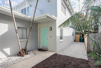 243 S Brevard Ave, Cocoa Beach, FL 32931