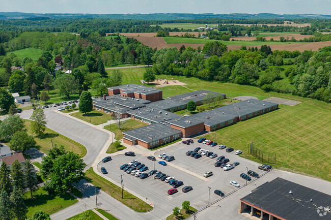 Memorial Park Elementary has ample parking for staff and parents.