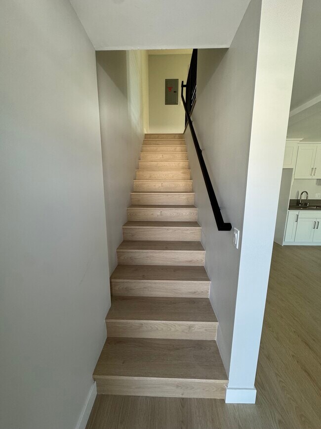 8530 Penfield Ave, Winnetka, CA 91306 - photo 4