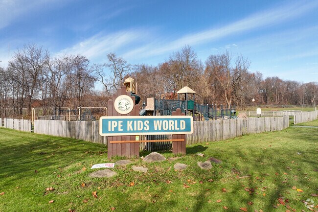 Ipe Playground was completely donated by the surrounding community.l