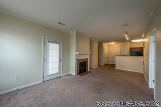311 Lowell St Unit 1224, Andover, MA 01810