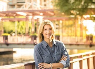 Angela Wipperfurth