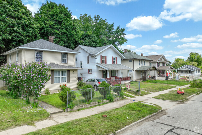 Homes Southeast South Bend vary in shape, size and color.
