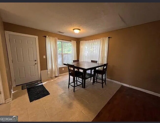 3955 Cypress Pointe Dr, Union City, GA 30291 - photo 4